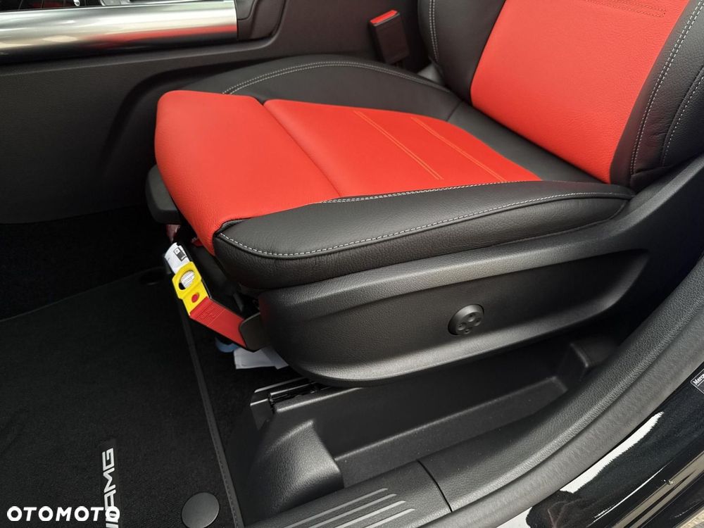 Mercedes-Benz GLA - 12