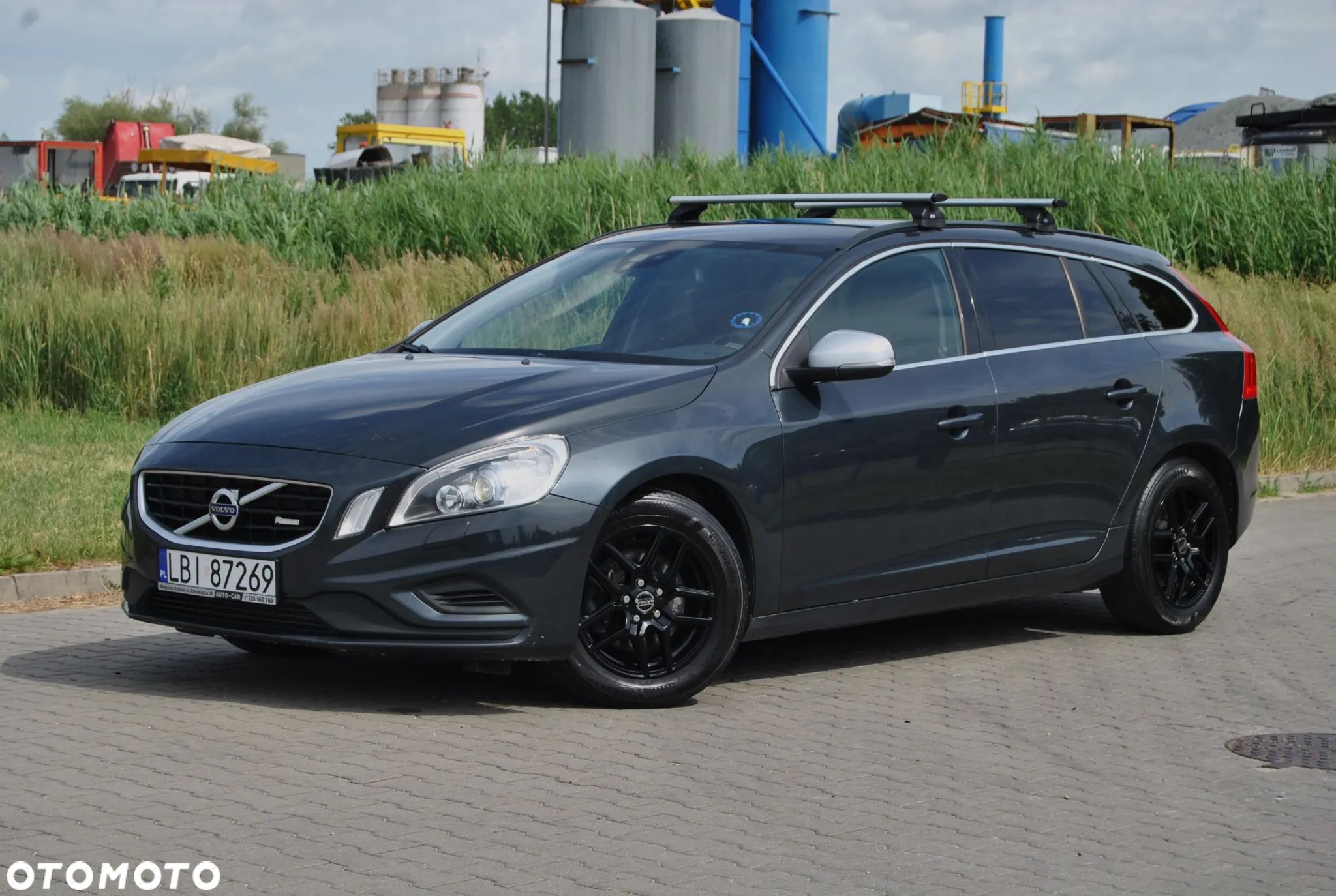 Volvo V60 D2 R-Design - 1