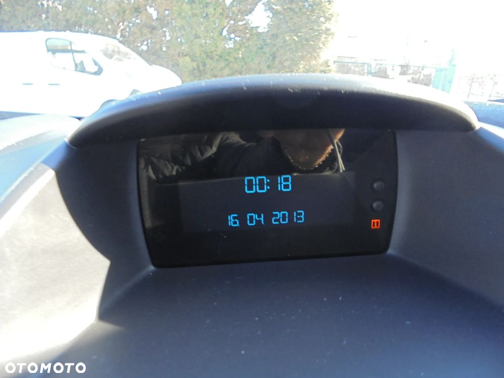 Ford Fiesta 1.25 Ambiente - 31