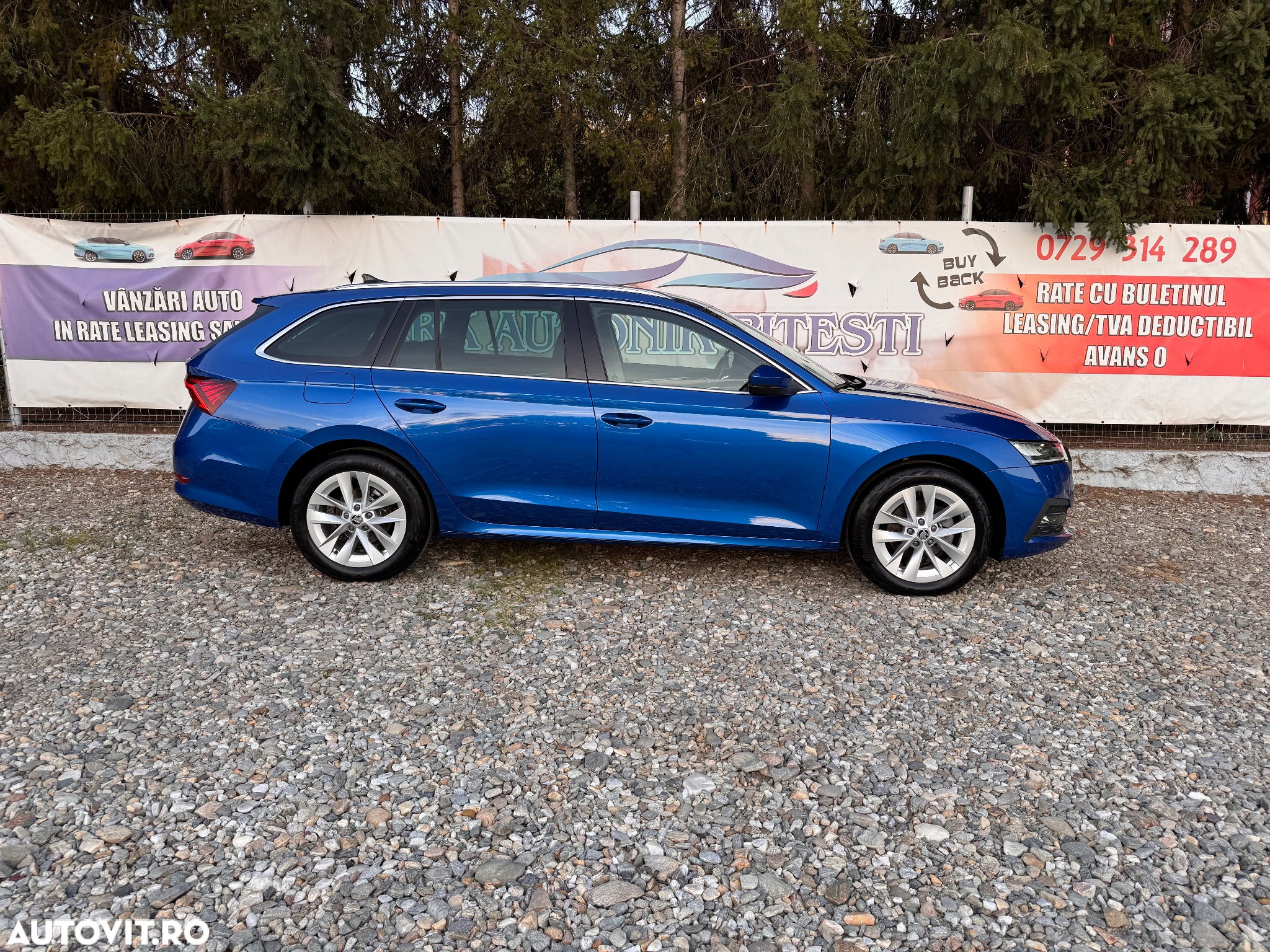 Skoda Octavia Combi 2.0 TDI DSG Exclusive Plus - 2