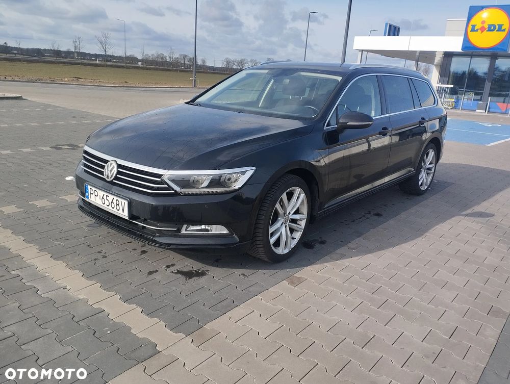 Volkswagen Passat - 1