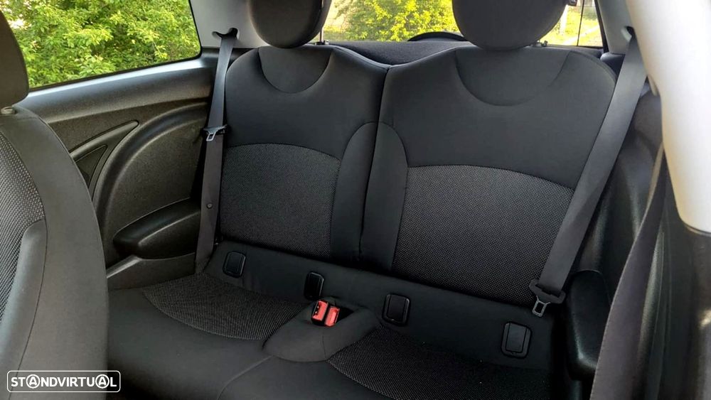 MINI 3 Portas Cooper D - 16