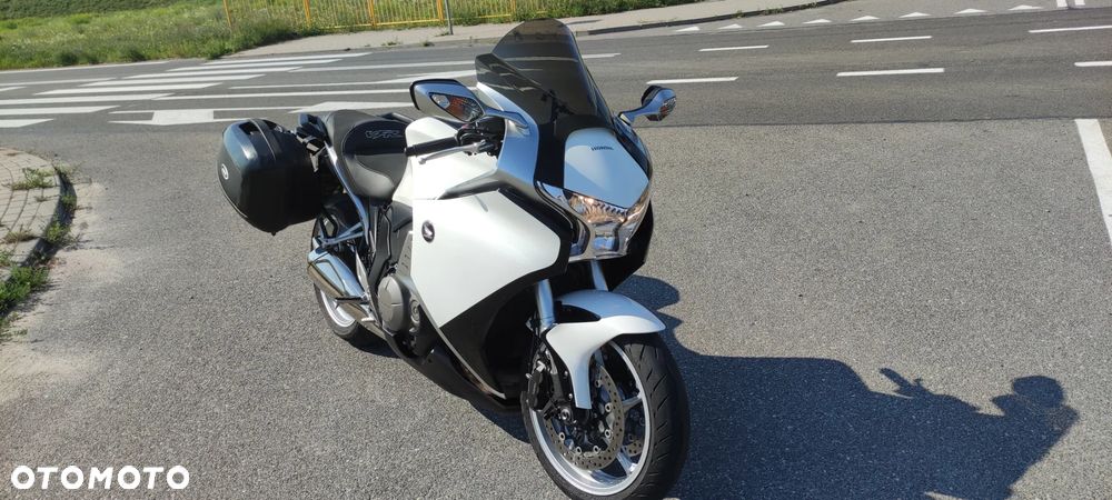 Honda VFR - 4