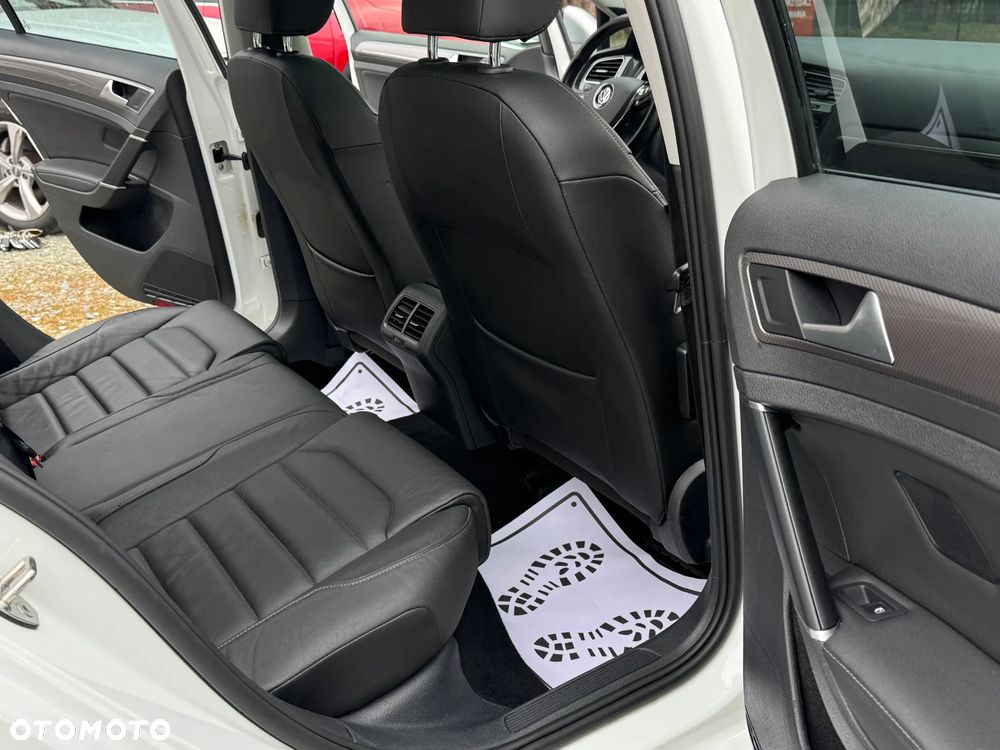 Volkswagen Golf - 25