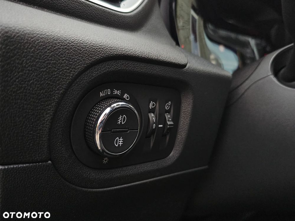 Opel Grandland X 1.2 T GPF Innovation S&S - 20