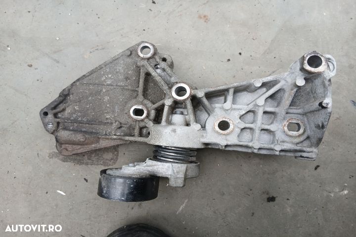 Suport alternator 8200669495 8200669495 Renault Megane 3 [facelift] [ - 2