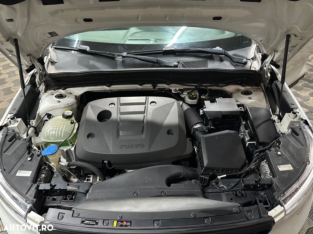 Volvo XC 40 D3 AWD R-Design - 24