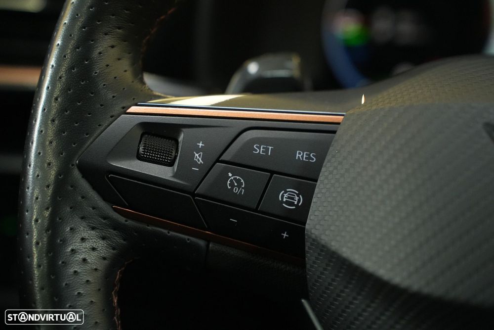 Cupra Leon 1.4 e-Hybrid MID DSG - 23