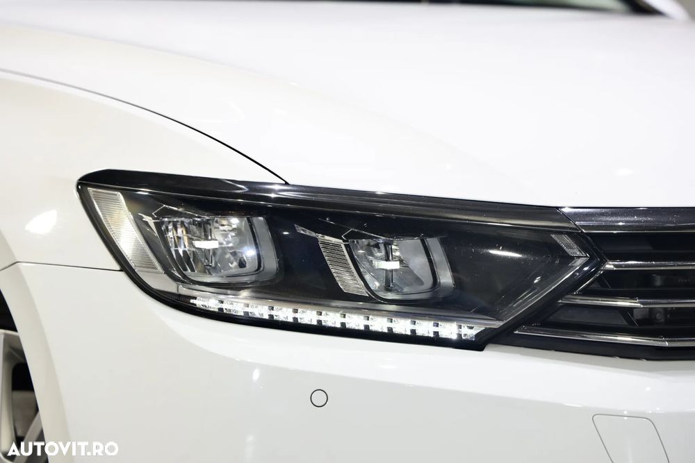 Volkswagen Passat 2.0 TDI Comfortline - 34