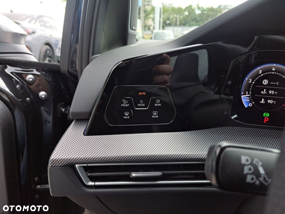 Volkswagen Golf VIII 2.0 TSI 4Motion R - 18