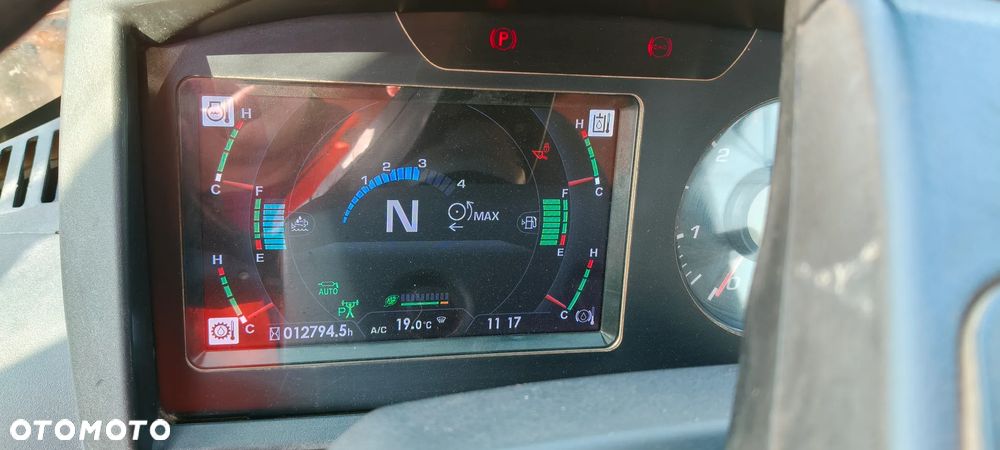 Komatsu WA475-10E0 2 - 12