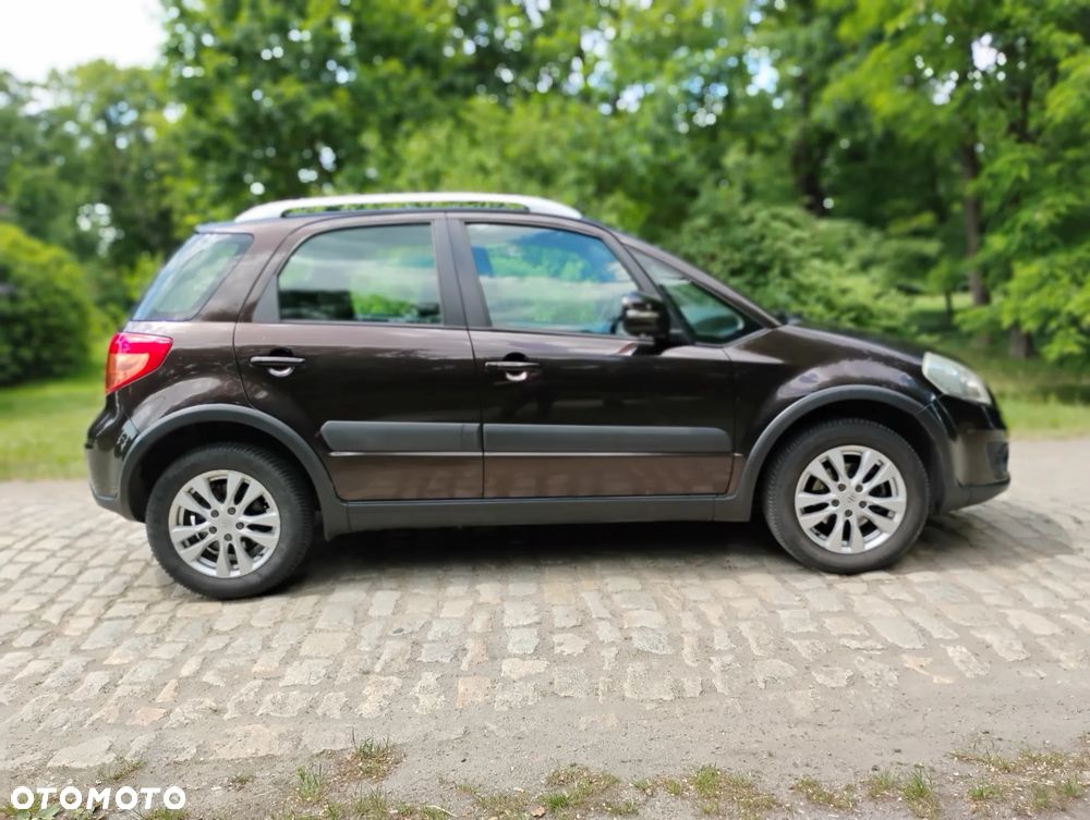 Suzuki SX4 Classic 2.0 DDiS 4x4 Comfort - 2