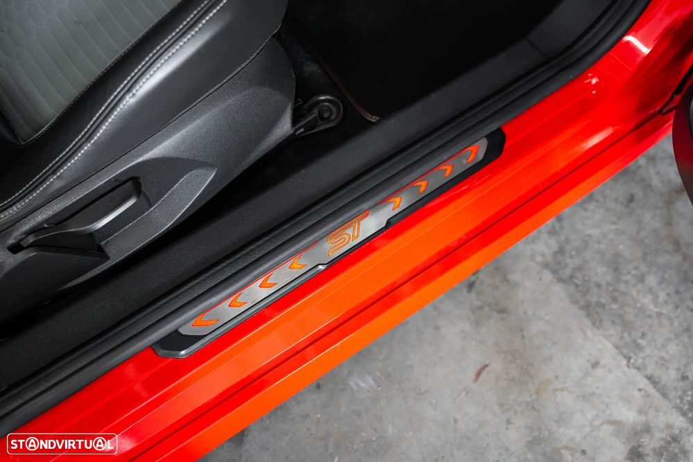 Ford Fiesta 1.6 EcoBoost c/ Pack Pele Desportiva ST - 12