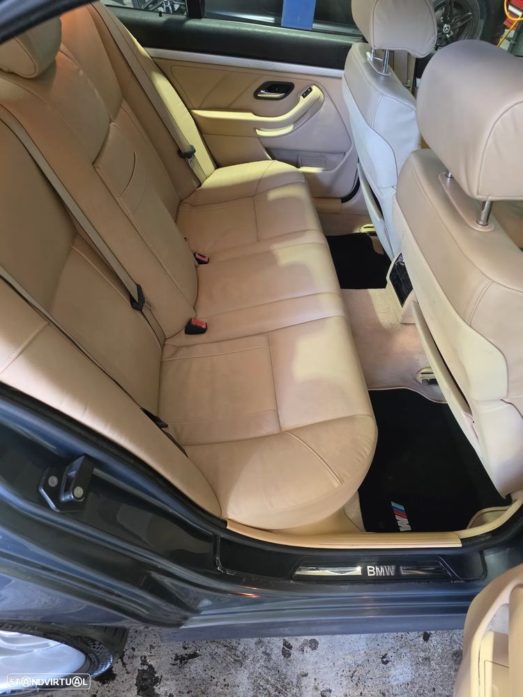 BMW 530 iA - 11