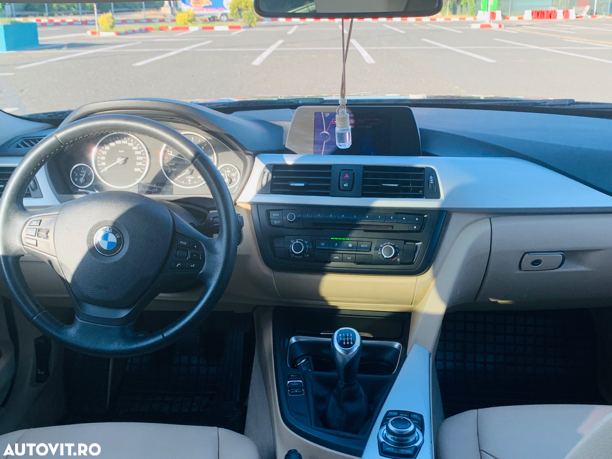 BMW Seria 3 320d DPF Touring Edition Fleet - 12