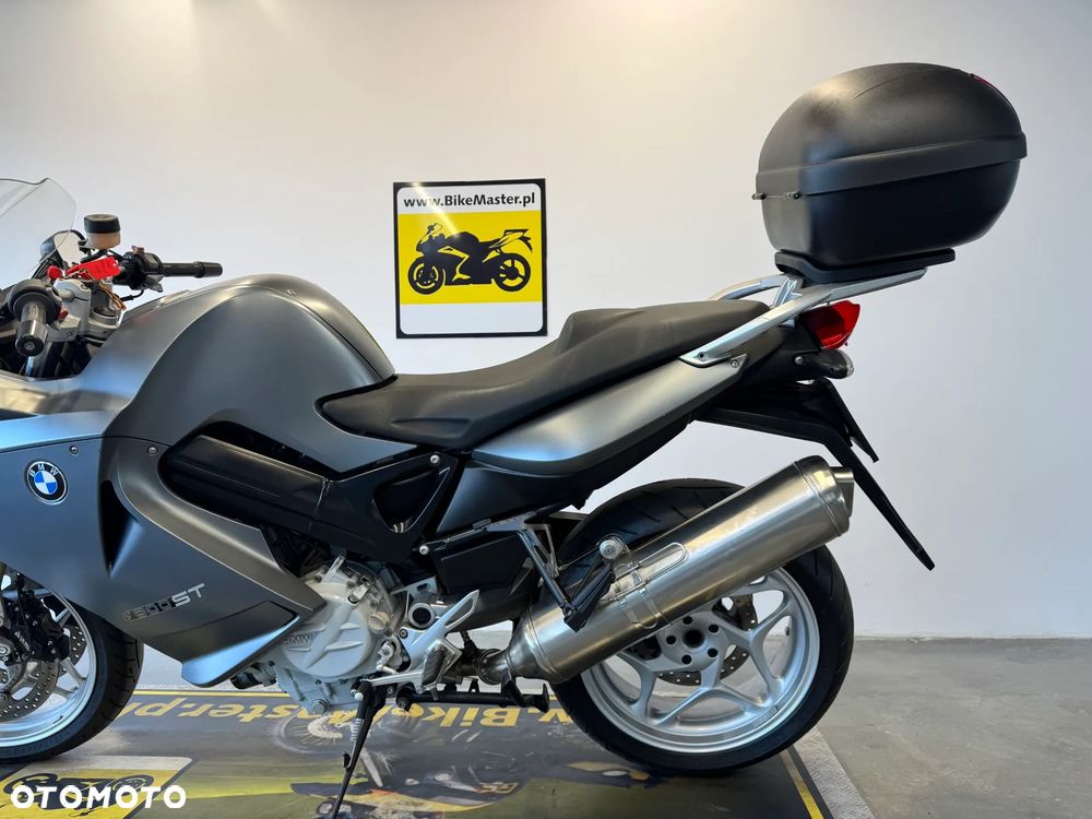 BMW F - 28