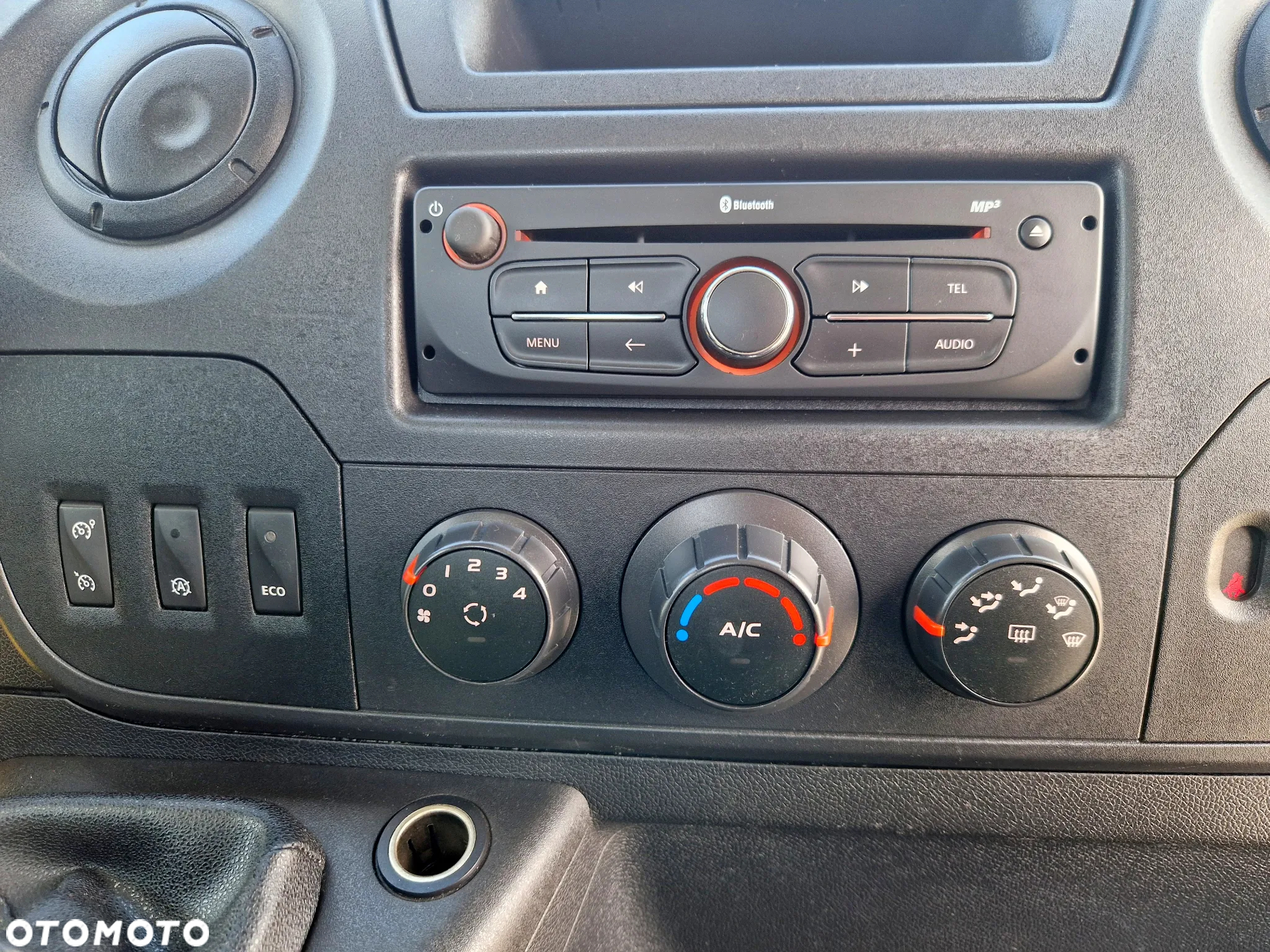 Renault MASTER 2,3 DCI 165 KONNA SKRZYNIA 4,1M HDS HMF 830 KG KLIMA BLIŻNIAKI DO 3,5T 157T/KM PRZEBIEGU GWARANCJA - 24