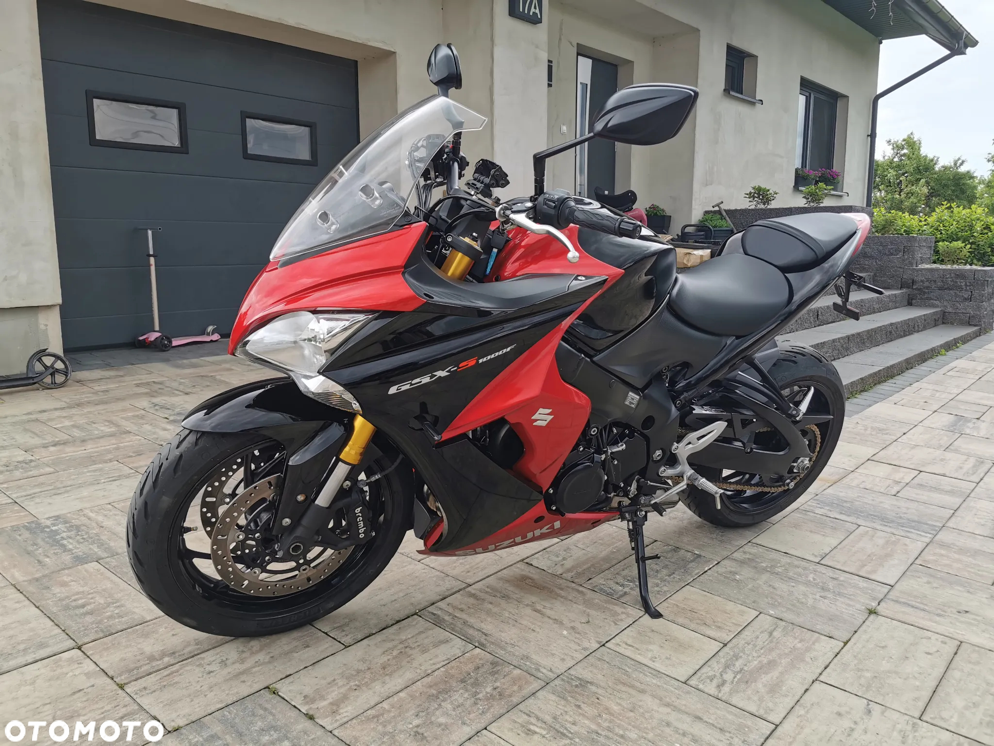 Suzuki GSX - 28