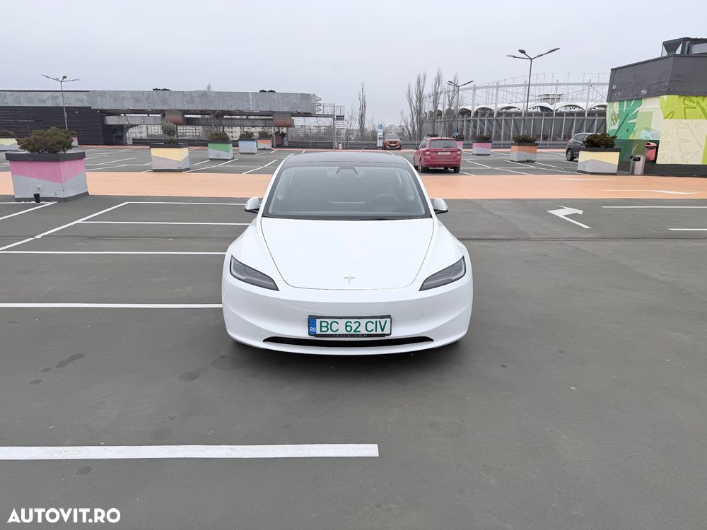 Tesla Model 3 - 2