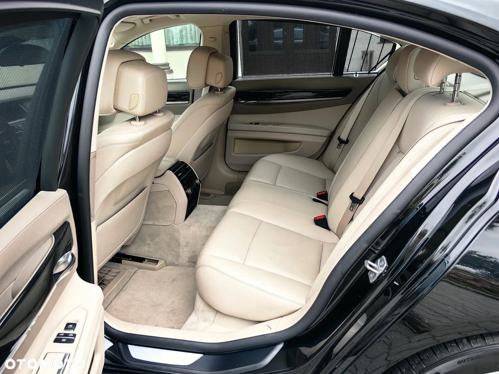 BMW Seria 7 - 17