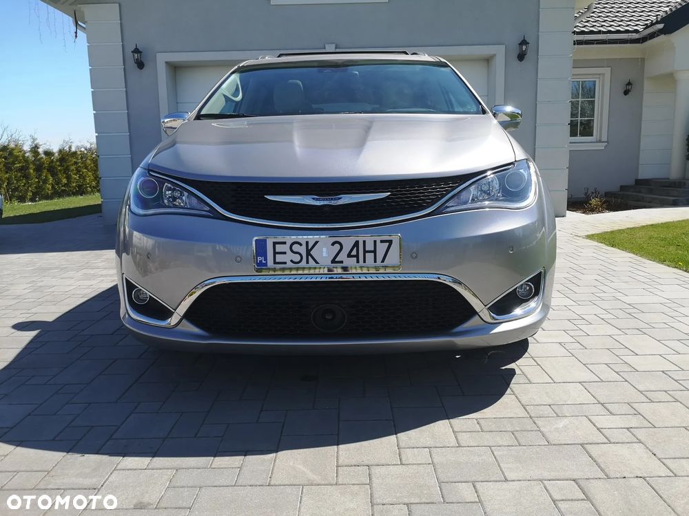 Chrysler Pacifica - 2