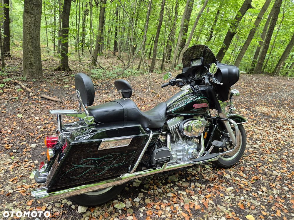 Harley-Davidson FLHT Electra Glide Standard - 18