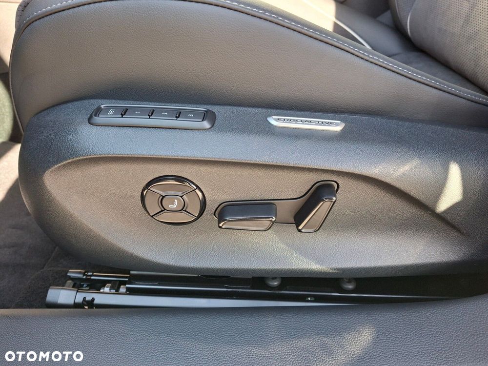 Volkswagen Passat - 12