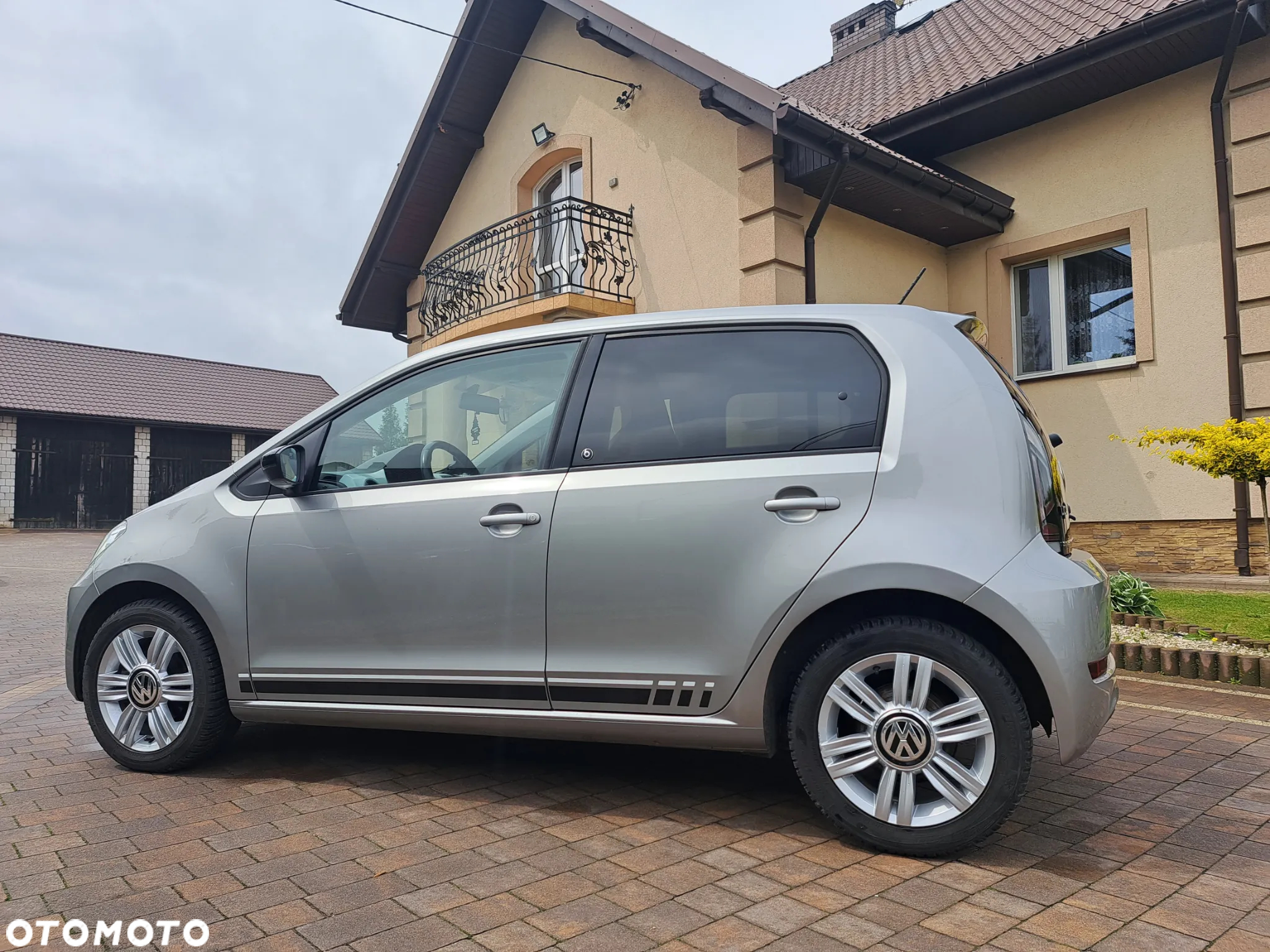 Volkswagen up! (BlueMotion Technology) beats - 16