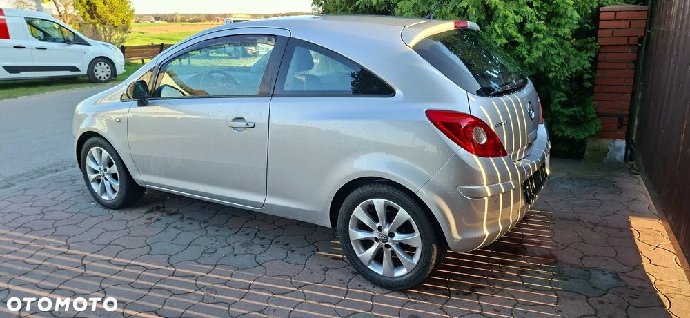 Opel Corsa - 18