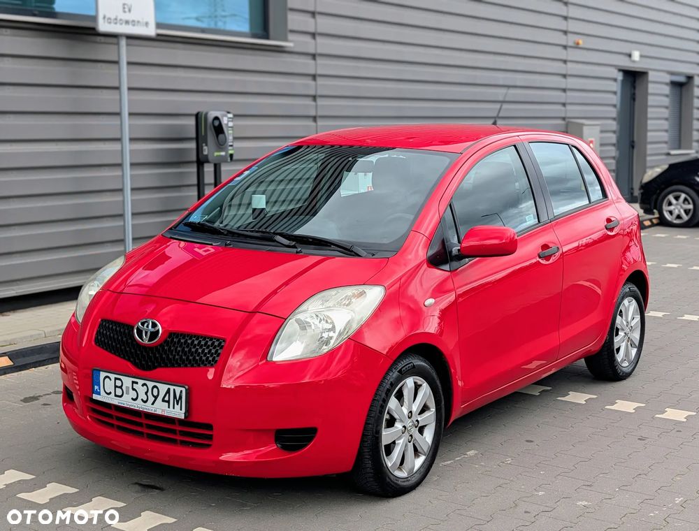 Toyota Yaris 1.3 Luna A/C - 2