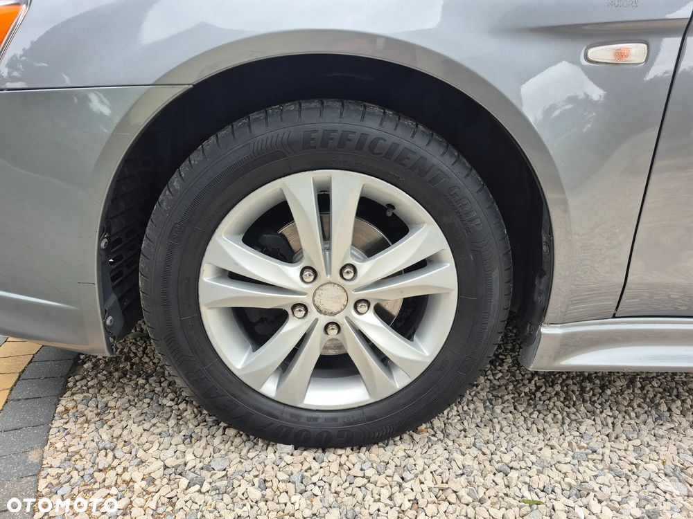 Mitsubishi Lancer 1.6 Inform - 16