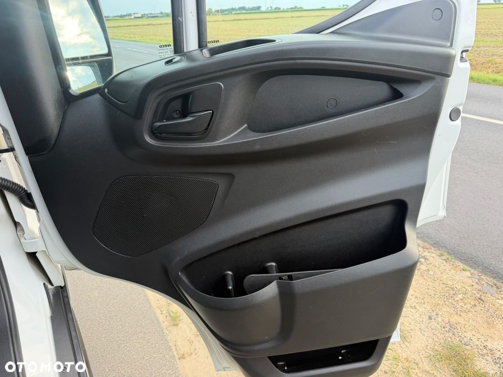 Iveco DAILY _ Tylko 116.000km ! _ 2018 Rok _ L3H2 _ 7 Osobowy - 16