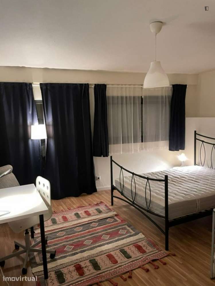 Quarto - localizado em Paranhos Porto - Grande imagem: 4/26