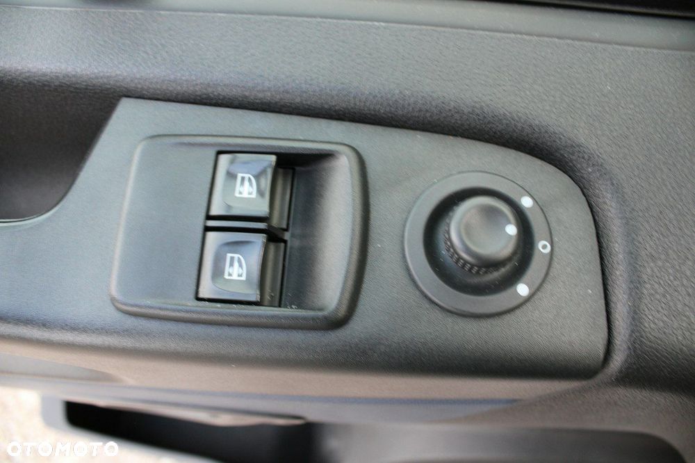 Opel Vivaro - 16