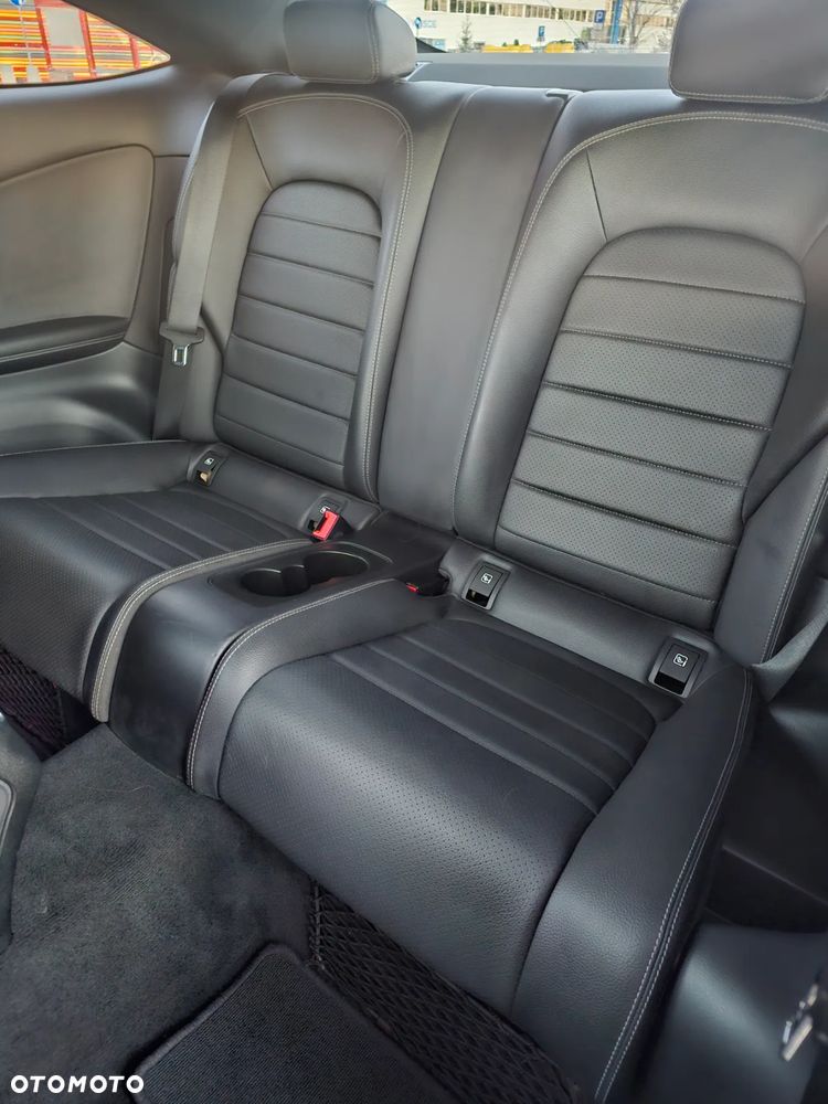 Mercedes-Benz Klasa C 300 d 9G-TRONIC - 10