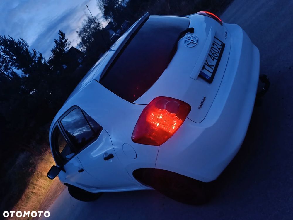 Toyota Auris 1.4 D-4D Terra - 12