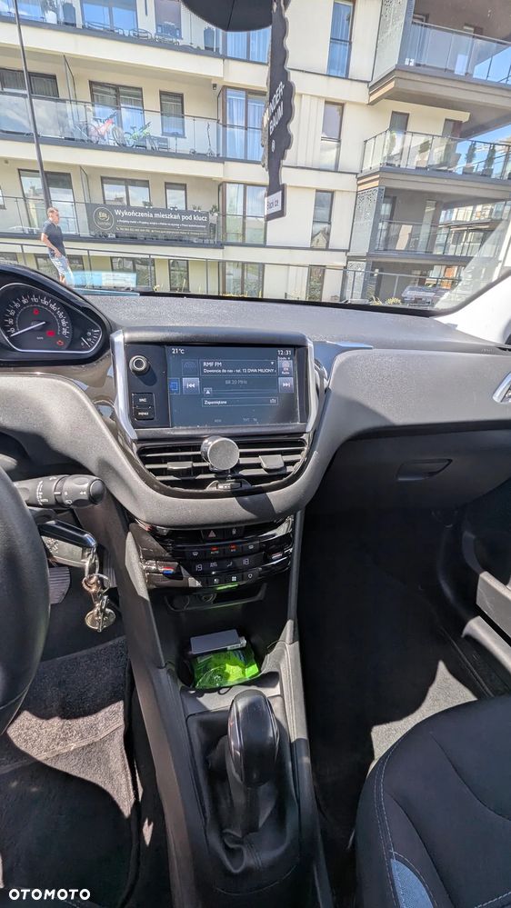Peugeot 208 1.2 PureTech Allure - 16