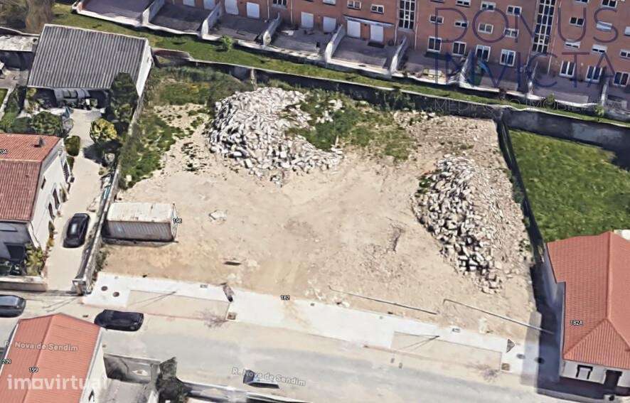 Lote de terreno para construção de habitação unifamiliar.
