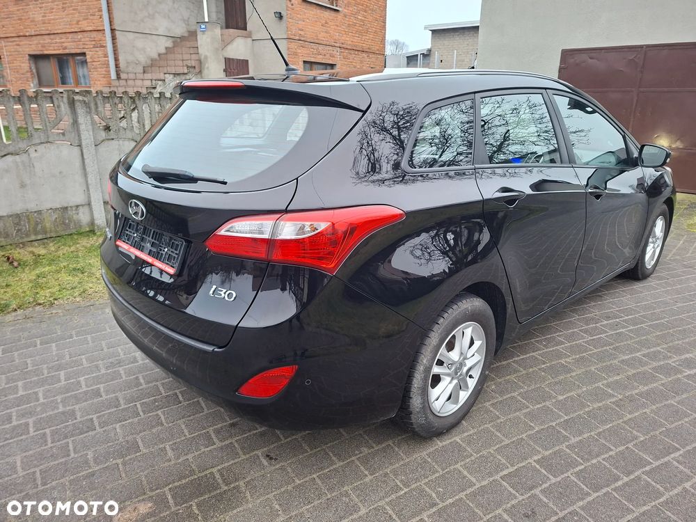 Hyundai i30 blue 1.6 CRDi Passion - 17