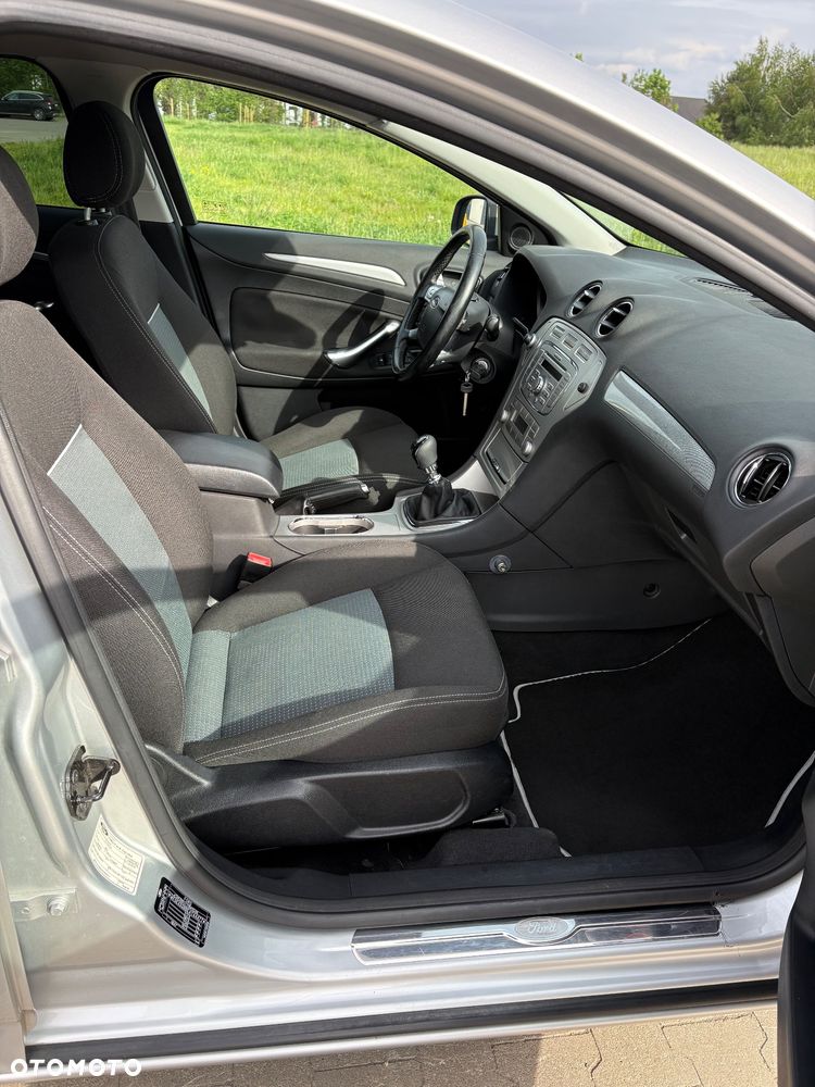 Ford Mondeo 2.0 TDCi Trend - 13