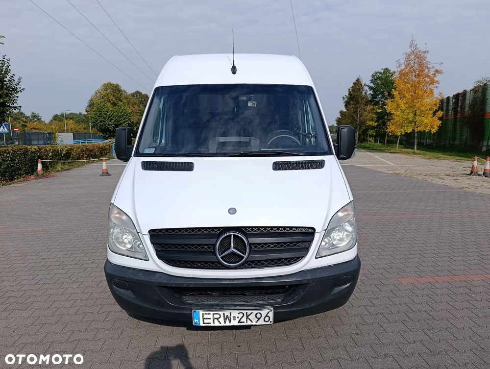Mercedes-Benz Sprinter - 2