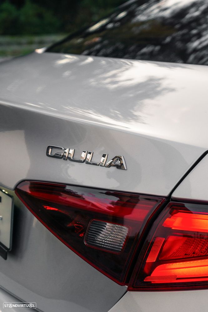 Alfa Romeo Giulia 2.0 T Veloce Ti Q4 AT8 - 15