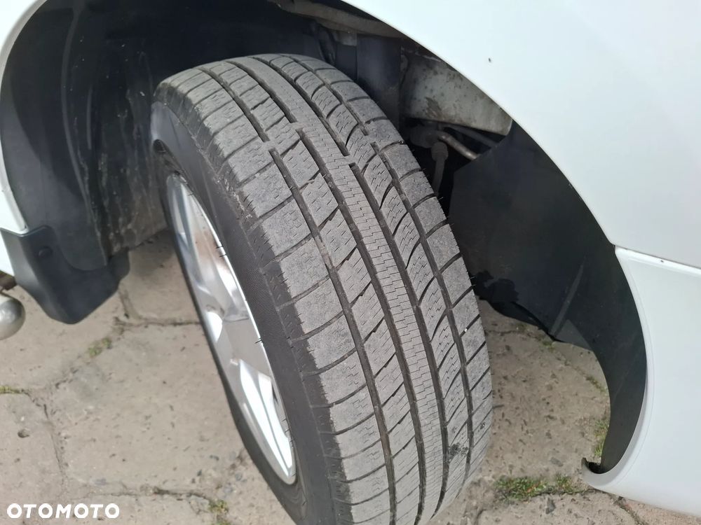 Peugeot Partner LONG 1.6HDI 3OSOBOWY KLIMA NAVI - 26