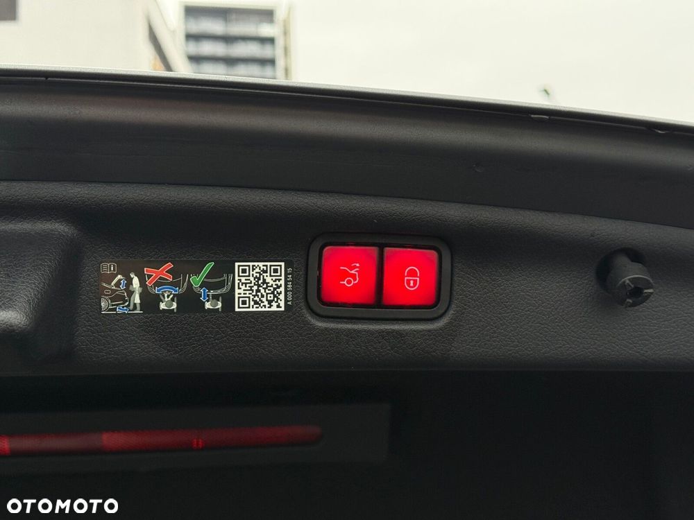 Mercedes-Benz Klasa C 400 e PHEV 4-Matic AMG - 31