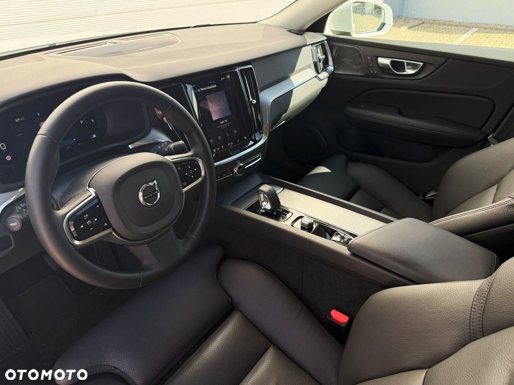 Volvo V60 Cross Country Plus B5 B AWD - 16