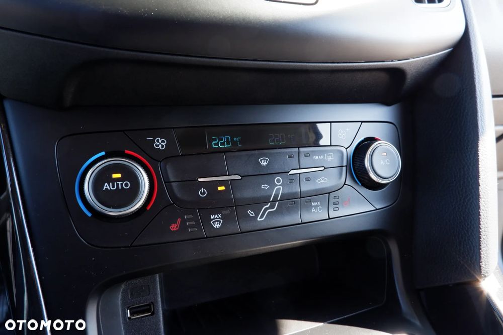 Ford Focus SW 1.5 EcoBoost S&S TITANIUM - 21