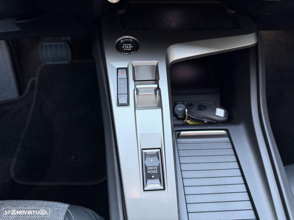 Peugeot 408 1.6 Hybrid GT e-EAT8 - 27