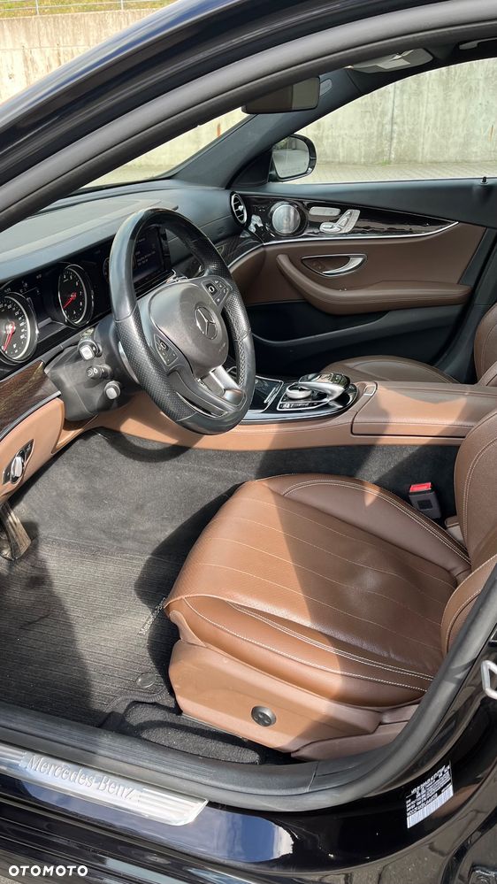 Mercedes-Benz Klasa E 300 9G-TRONIC AMG Line - 19