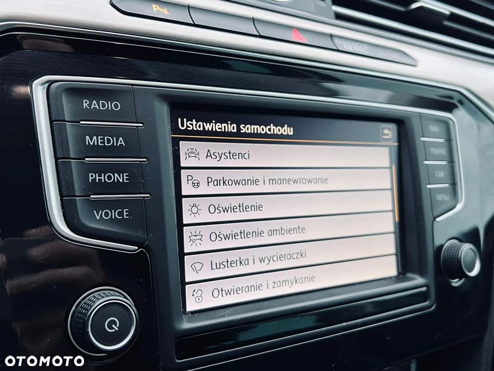 Volkswagen Passat - 11