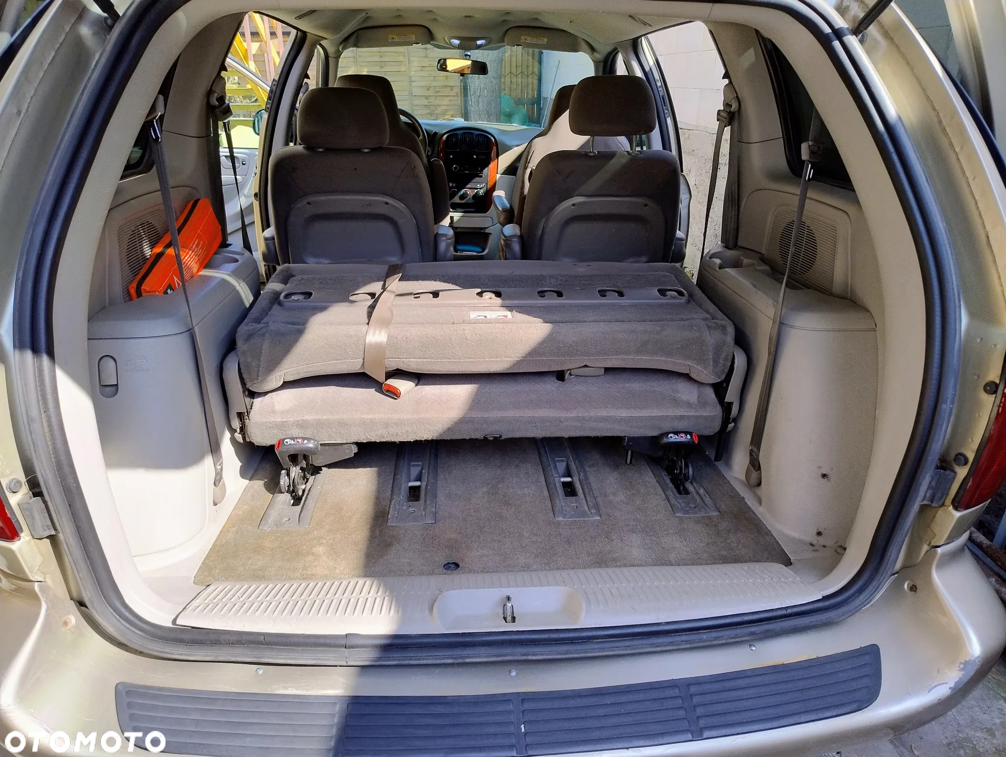 Chrysler Town & Country 3.3 - 17